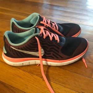 Nike Women’s free run shoes